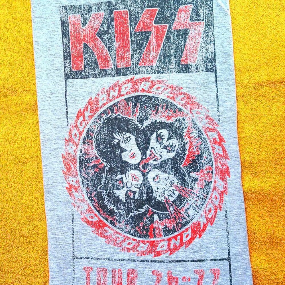 KISS T-Shirt Women's Size 3XL Gray Short Sleeve Tour 76-77 Graphic Distressed